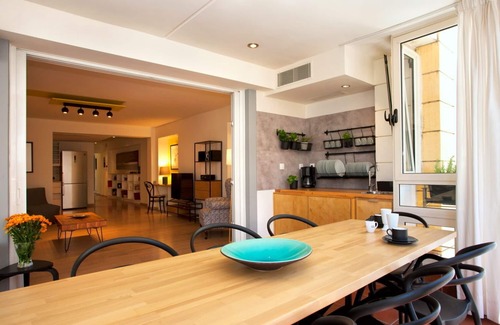 Thissio Apartment | Stylish 5BD Apartment with Acropolis View & Top Amenities
