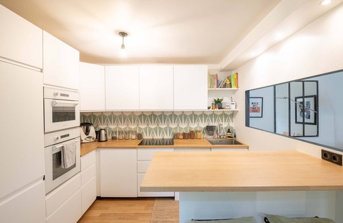 Quartier de Becon House | NEW! Stylish Modern Home 15-min From City Center!