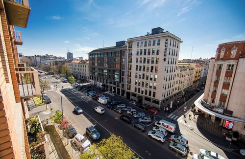 Porta Garibaldi Apartment | Modern Suite with Balcony in Milan’s Vibrant Moscova District
