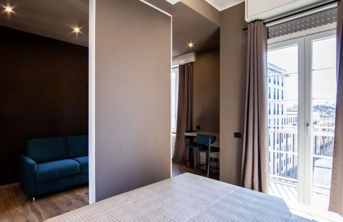 Porta Garibaldi Apartment | Modern Suite with Balcony in Milan’s Vibrant Moscova District