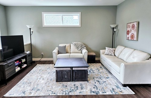 Salmon Arm Apartment | New suite with lake view