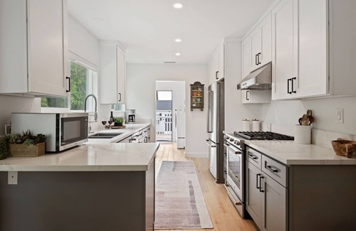 San Roque House | Relaxing Sundance Cottage: Oceanfront Getaway Awaits You!