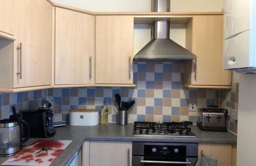East Lothian Apartment | Ideal 2BD Flat Steps from Dalkeith Town Centre