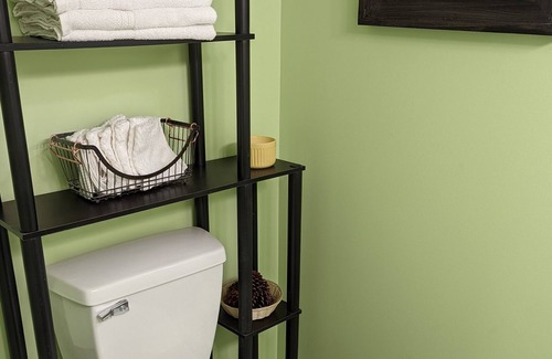 Gansevoort Apartment | NEW! The Birds Nest - No Clean Fee, Pets, WIFI, Coffee & Tea, TV