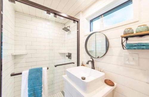 Waco House | Modern Tiny Home Just 12 Minutes from Downtown