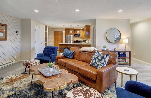 Four O'Clock Condo | Experience The Cimarron Suite: Ski, Spa & Downtown Bliss