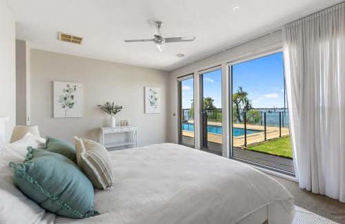 Yarrawonga House | Discover Holiday Homes in Australia with Pool & Family Fun