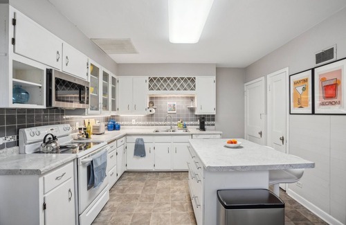 Eau Claire Condo | NEW! The McKinley House (3-Bedroom Condo)