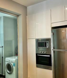Bunga Paya Pantai Apartment | Explore The Shore Residences: 3BR Retreat with Pool