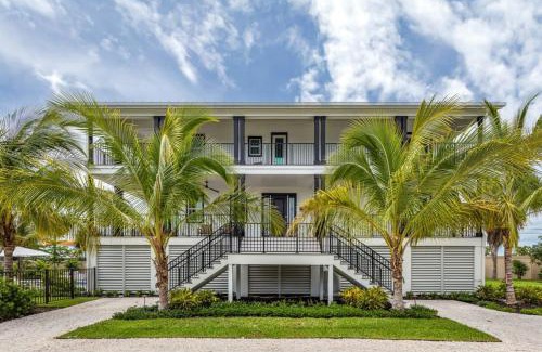 Key West House | Discover The Windrose House: Pool, Pets & 10/10 Reviews