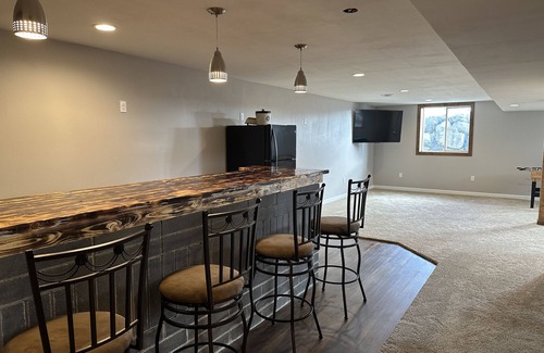 Waldo House | Pet-Friendly Three Bedroom Ranch with Theatre Room & Patio