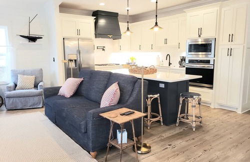 Winchester House | Ideal Getaway at Tim's Ford Lakefront Retreat with Pool