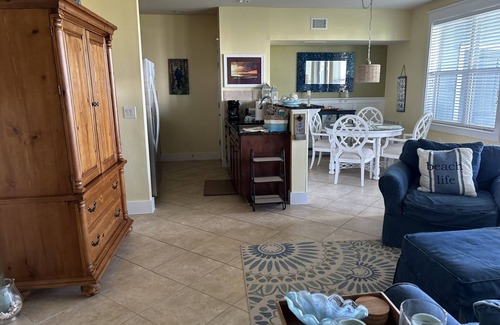 Galveston Condo | Experience Pointe West: Relax by the Sunset Pool & Lazy River