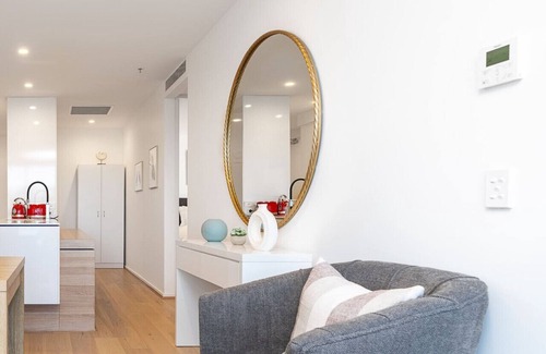 City East Apartment | Modern North-Facing Apartment Steps from Canberra Times Fountain
