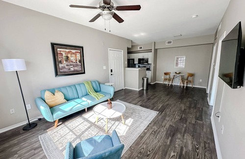 South Side Apartment | New to Vrbo Sleepover Impressive 1BD/1BA + Gym - Corpus Christi