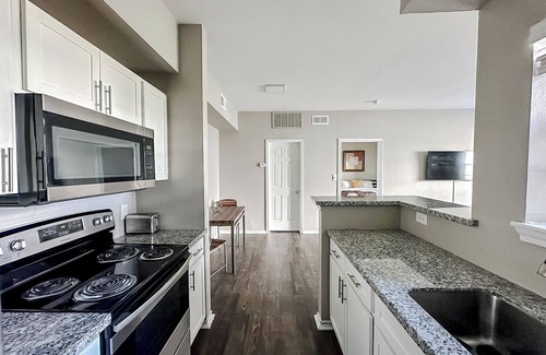 South Side Apartment | New to Vrbo Sleepover Marvelous 1BD/1BA + Gym - Corpus Christi