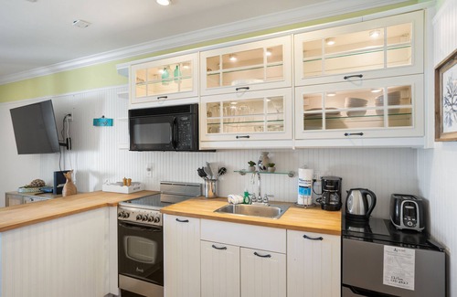 Saint Helena Island Apartment | Experience Fripp Island in a Newly Renovated Sunsuite!