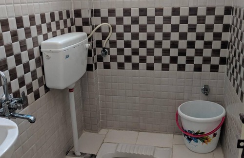 Hyderabad Apartment | Top Floor 2 BHK Apartment - Family-Friendly & Close to Airport