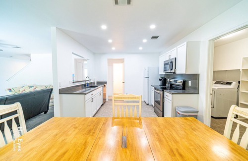 Round Rock House | Modern Retreat Near HEB: Pet-Friendly, Family Amenities