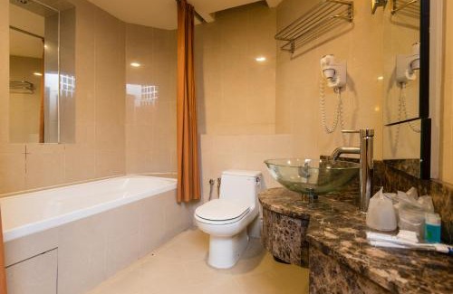 Bandar Sunway Apartment | Family-Friendly New Town Resort Suites at Pyramid Tower
