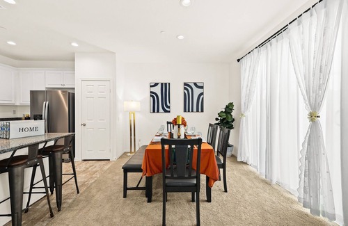 Chino Condo | Pet-Friendly New Townhouse with Breakfast & Family Amenities