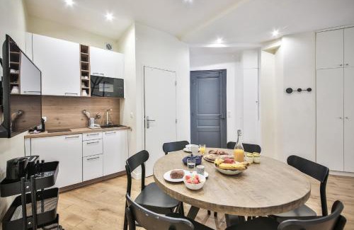 Ternes Apartment | Modern Triplex Near Porte Maillot - Family-Friendly Stay