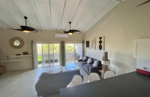 Beacon Hill Villa | Modern Tropical Townhouse in SXM - Family Friendly Retreat