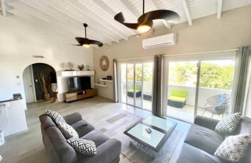 Beacon Hill Villa | Modern Tropical Townhouse in SXM - Family Friendly Retreat