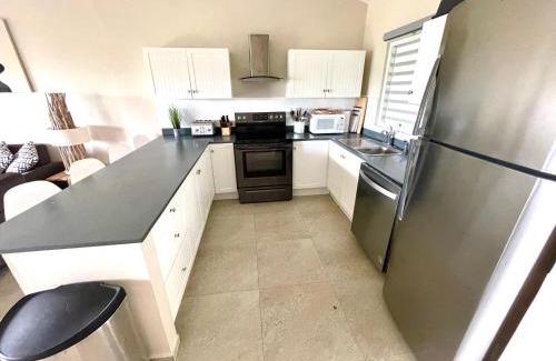 Beacon Hill Villa | Modern Tropical Townhouse in SXM - Family Friendly Retreat