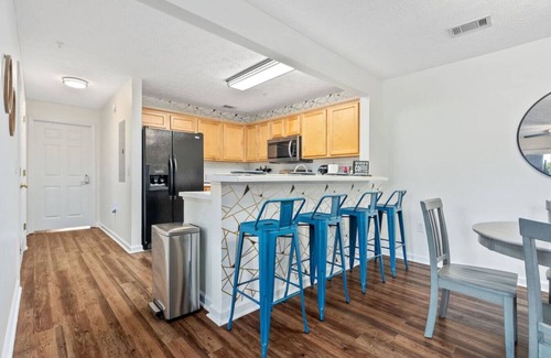 Auburn Apartment | New Twin Bedroom (2 Twin Beds) inside a 4 BR Condo/New AU Oasis 2 Mins to Downtown & Stadium