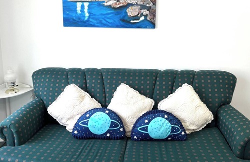 Sooke House | Prime Two-Bedroom Suite in Sooke with Free Parking