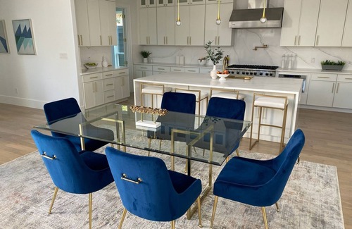 Bluffview Villa | New Ultra High-End Luxury Villa with 6 BR 6.5BA, Pool, Grill, Garage, EV Charger