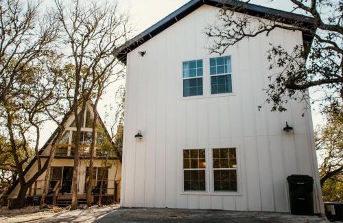 Spring Branch House | Unique A-frame Retreat in Beautiful Canyon Lake