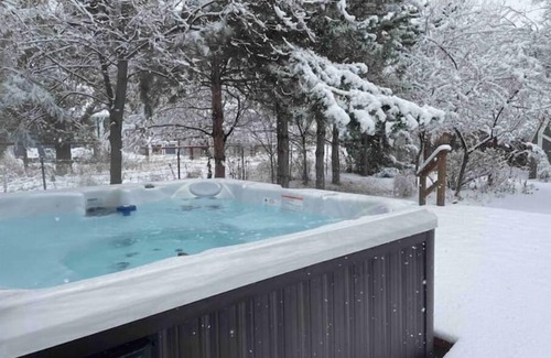 Boyd Acres House | Elegant Home with Hot Tub & Backyard Oasis Retreat