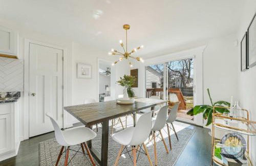 Lake Geneva House | Modern Urban Retreat on Grant St - Pet Friendly Amenities