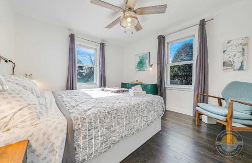Lake Geneva House | Modern Urban Retreat on Grant St - Pet Friendly Amenities