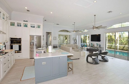 Vero Beach House | Vero Islander: Relax by the Beach with Private Pool Access