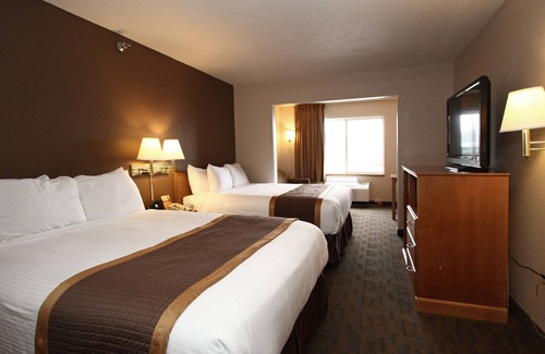 Lincoln Hotel | Inviting New Victorian Suites with Pool and Spa Amenities