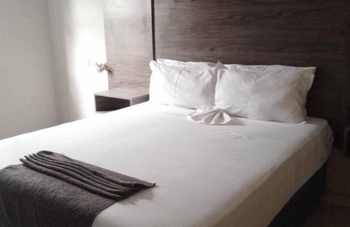 North-West District House | Discover New View Inn: Family-Friendly with Dining Options