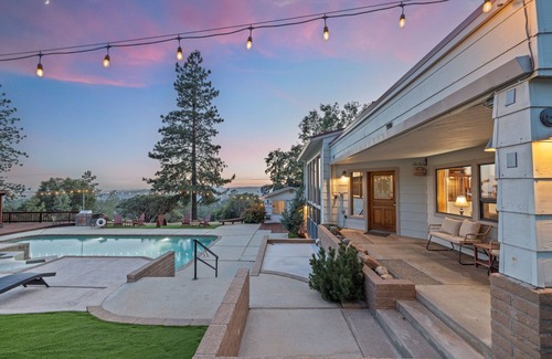 Mariposa House | NEW! Views/3 Bedroom+Office+Play Room. POL/SPA and EV CHARGER. Family Friendly