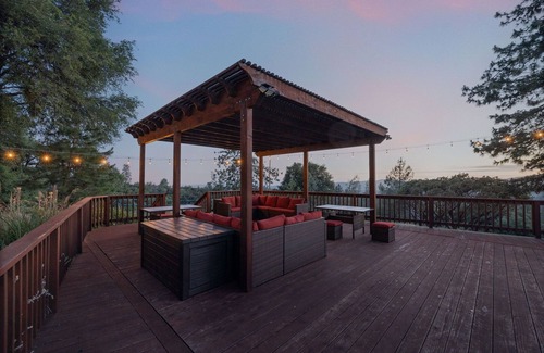 Mariposa House | NEW! Views/3 Bedroom+Office+Play Room. POL/SPA and EV CHARGER. Family Friendly