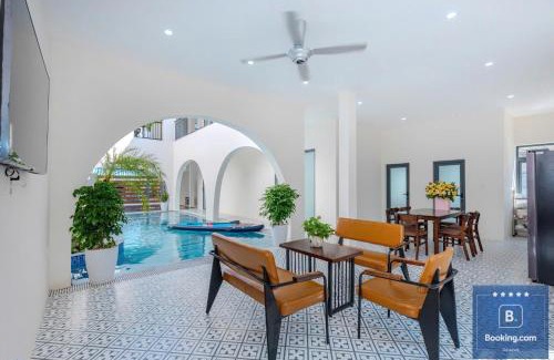Thang Tam Villa | Spacious Villa 8 Phòng Ngủ with Pool & Karaoke Fun