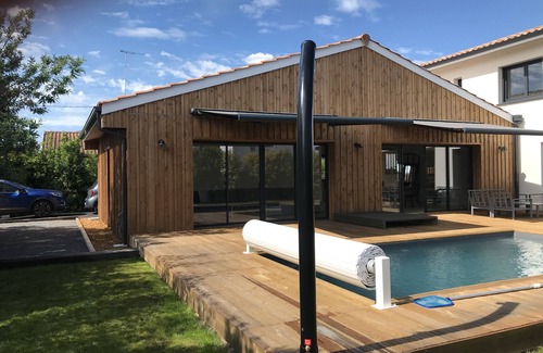 La Teste-de-Buch Villa | Exquisite Villa with Heated Pool & Perfect 10/10 Rating