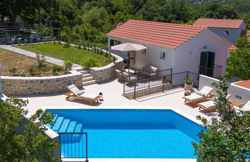 Zadvarje Villa | NEW Villa AmaRosa - heated pool with hydromassage