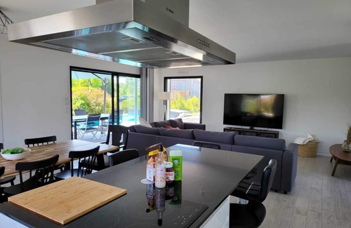 Angresse Villa | Relaxing Villa Angresse with Heated Pool and Hot Tub