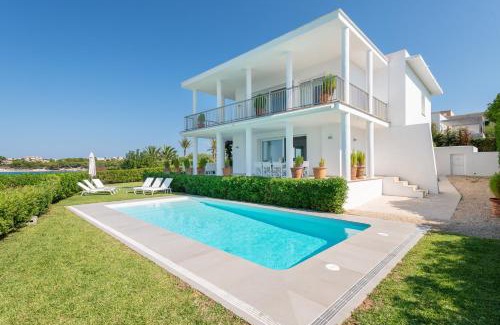 Portocolom Villa | Experience Villa ESPERANZA: Oceanfront Pool & BBQ Paradise