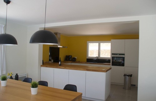 Allemagne-en-Provence Villa | New Villa with Private Pool for 10 - Guest Rated 9.4/10