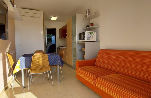Torre dell'Orso Apartment | Relaxing Villa with Pool & Garden Just Steps from the Beach
