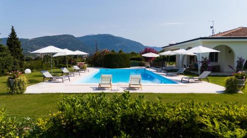 Bardolino Villa | Experience Villa Tosca: Oceanfront Bliss and Family-Friendly