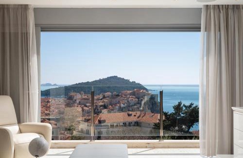 Pile Villa | New! Villa Vita Adele pool sauna jacuzzi sea view